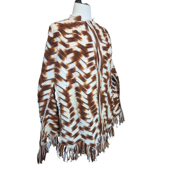 Vintage Handmade Women's M/L Chevron Pattern Button Front Poncho with Fringe - Picture 5 of 8